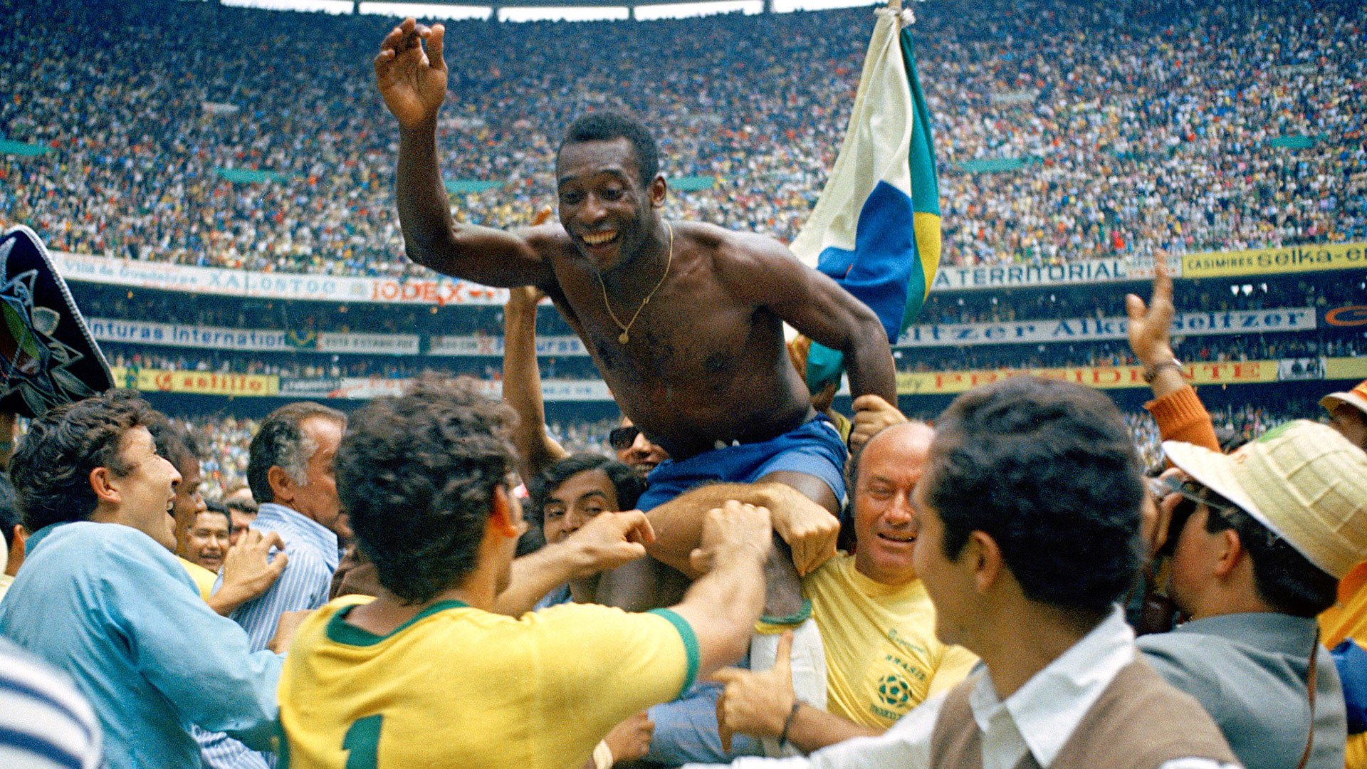 Pele Was Once Paid To Tie His Shoes During The 1970 FIFA World Cup