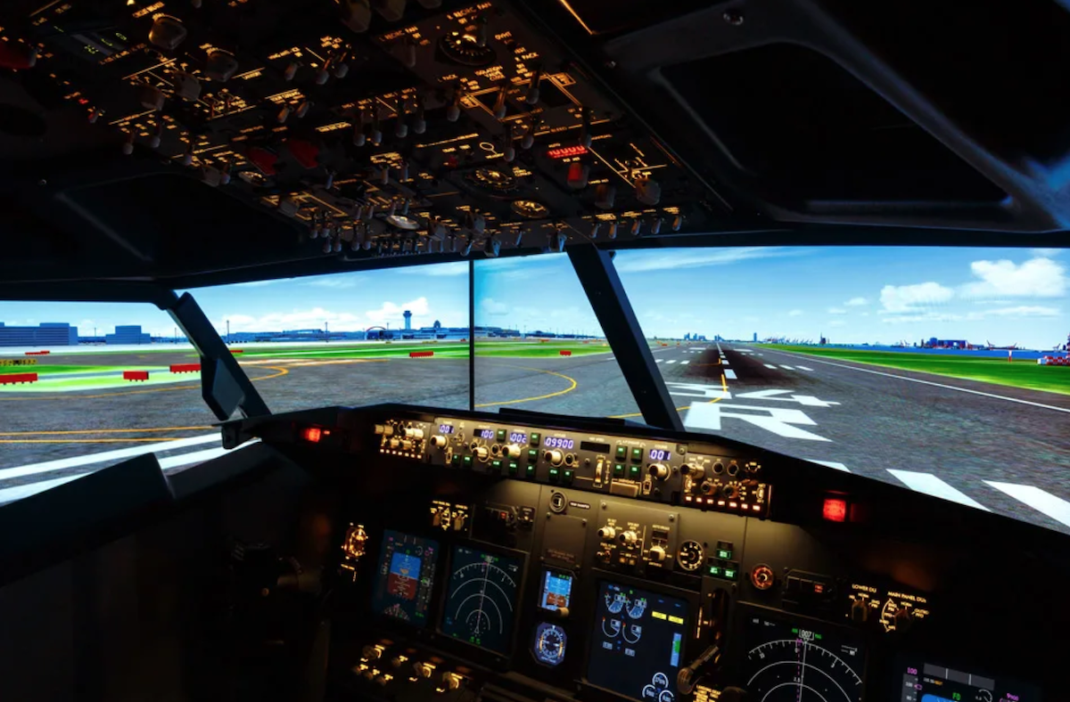 Tokyo Hotel Room Includes A Full-Size Playable Boeing 737 Flight Simulator