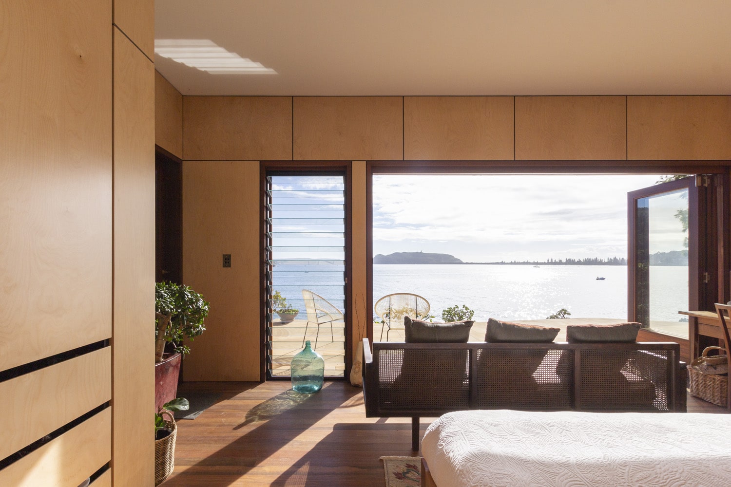 On The Market: A Boat-Only Accessible Luxe Sydney Beach Cabin