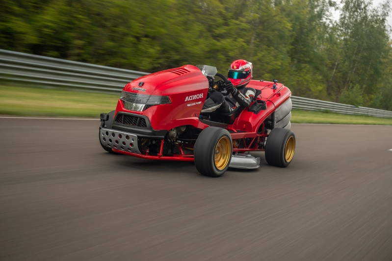 WATCH: Honda’s Insane Ride-On Lawnmower Hit 160 km/h In 6 seconds