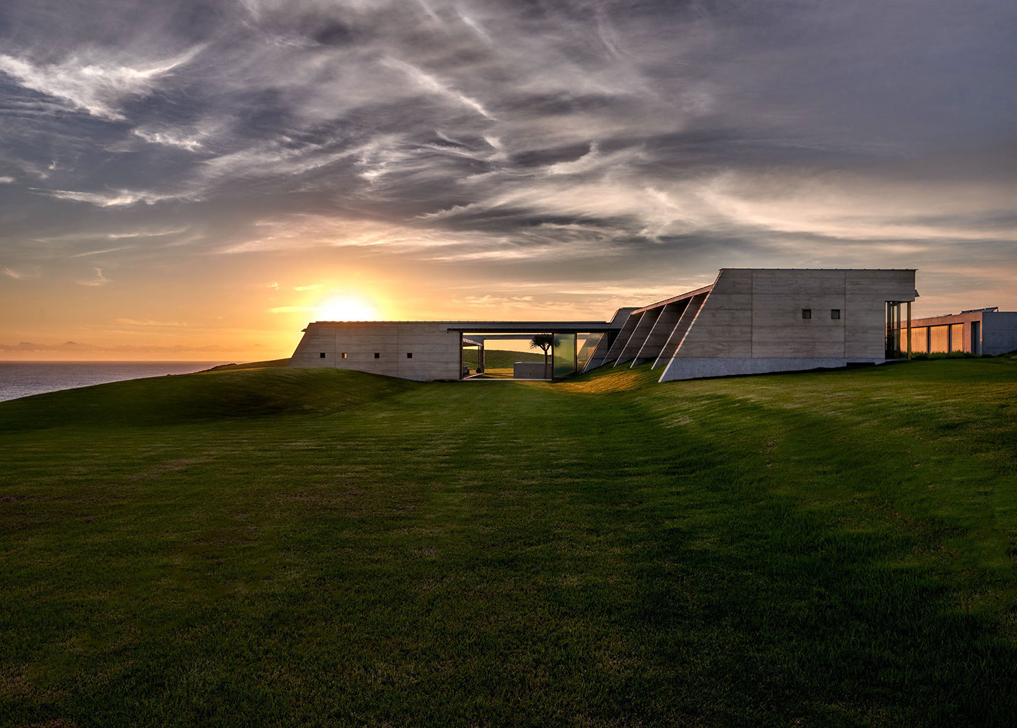 ‘The Farm’ Gerringong Is A Palatial Oceanfront Holiday Home