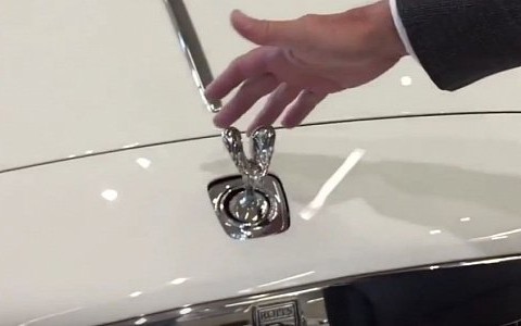 Here’s What Happens When You Try To Steal A Rolls-Royce Hood Ornament