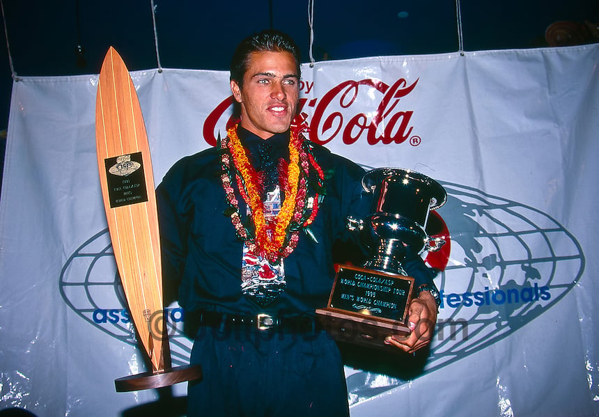 How A Single High Five Won Kelly Slater The 1995 Pipe Masters