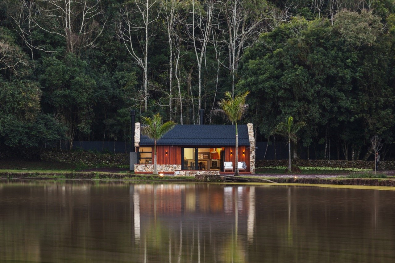 26 Year Old DJ Builds Sublime Lakeside Retreat In Brazil