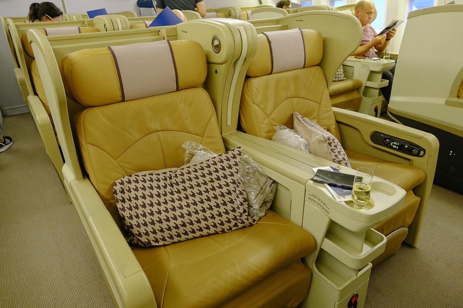 Singapore Airlines Business Class: The Difference Between Old And New