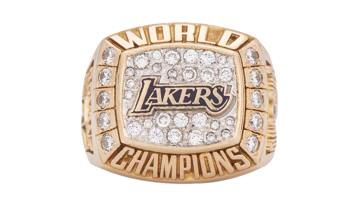 Kobe Bryant NBA Championship Ring Auctions For US$206,000