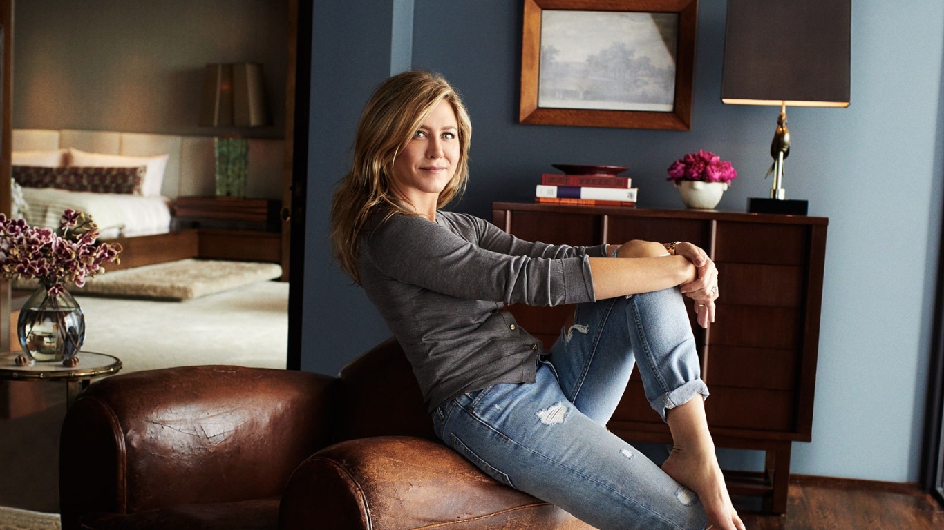 Inside The Tasteful Los Angeles House Of Jennifer Aniston