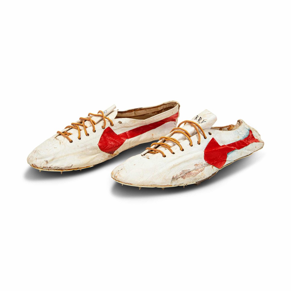 Jordan hot sale spikes track