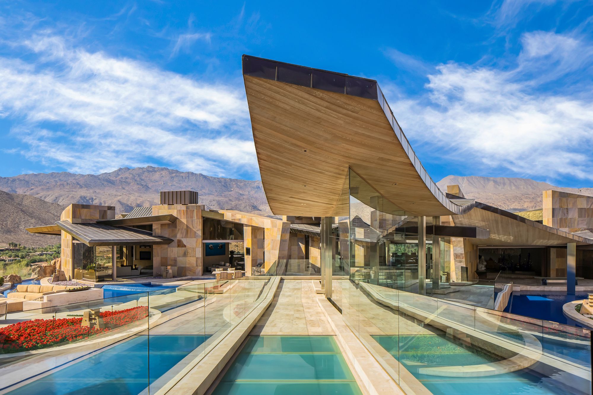 $68 Million Palm Springs Mansion Features Aquarium Tunnel For Pet Sharks