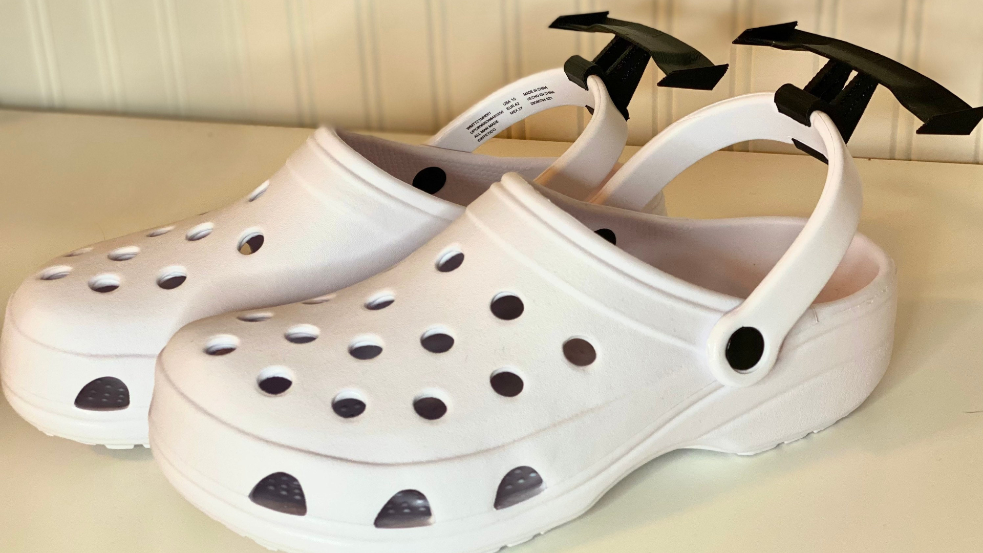 Crocs discount with clips