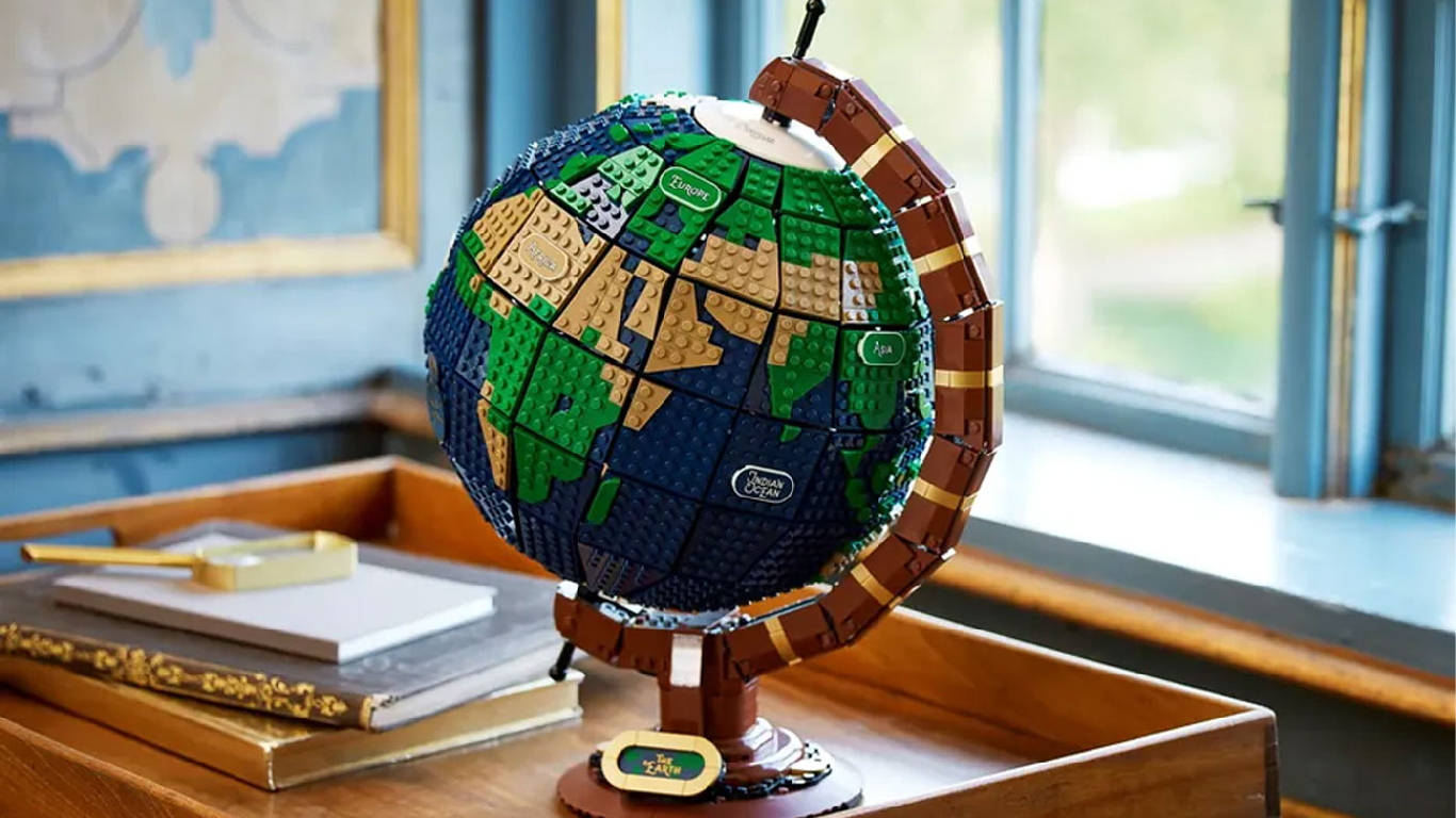 LEGO’s 2,585-Piece Fully-Functional Globe Set Is Made For Quiet Weekends