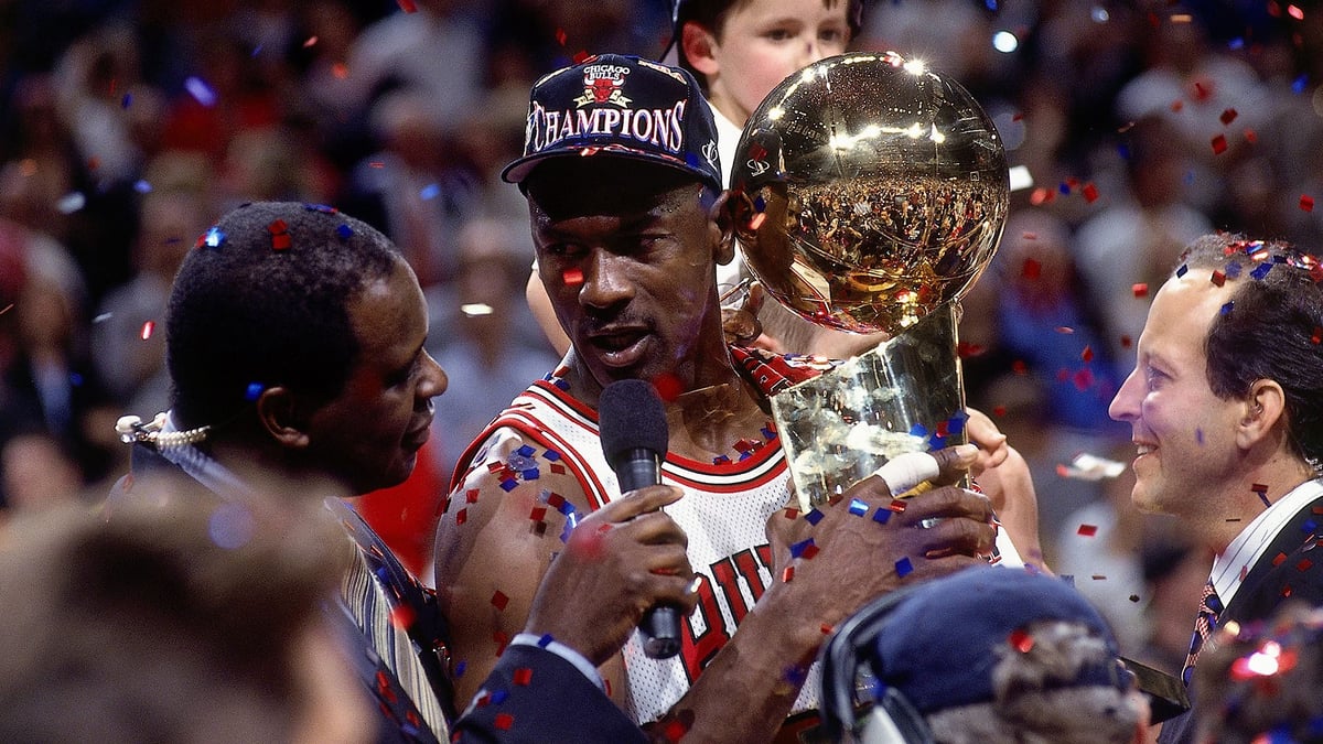 Chicago Bulls Trophy Case editorial photography. Image of