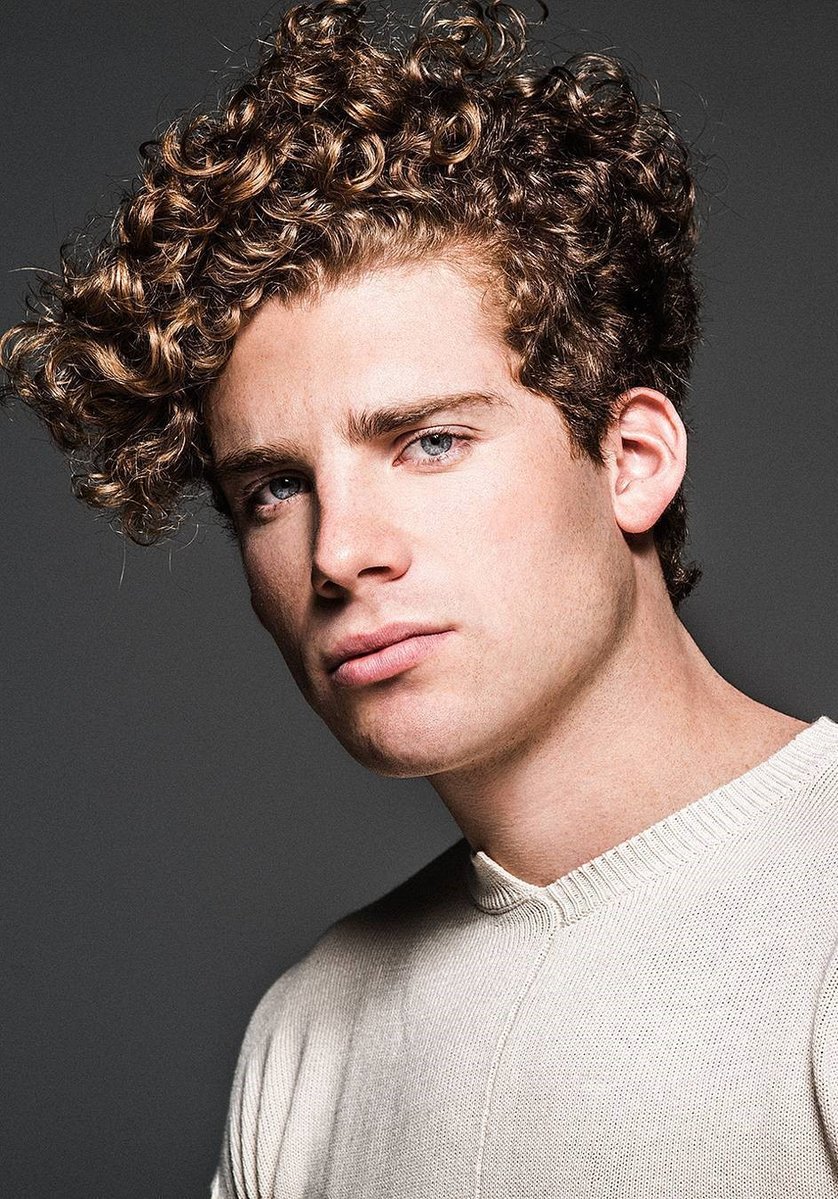 100 Modern Men's Hairstyles for Curly Hair  Men haircut curly hair,  Haircuts for curly hair, Boys haircuts curly hair