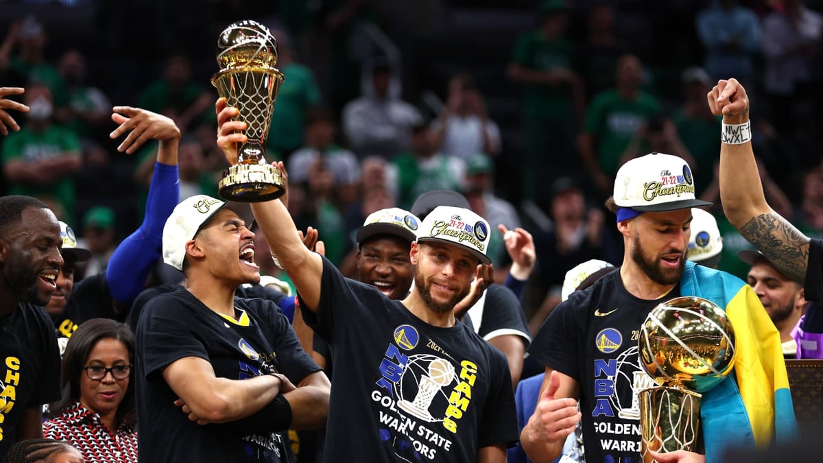 RETELLING THE STORY: THE SPECTACULAR RISE OF STEPH CURRY TO NBA