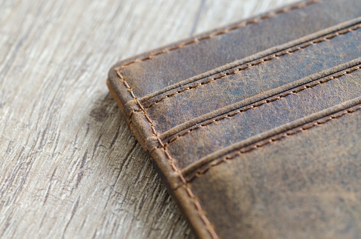 15 Best Minimalist Wallets For Men