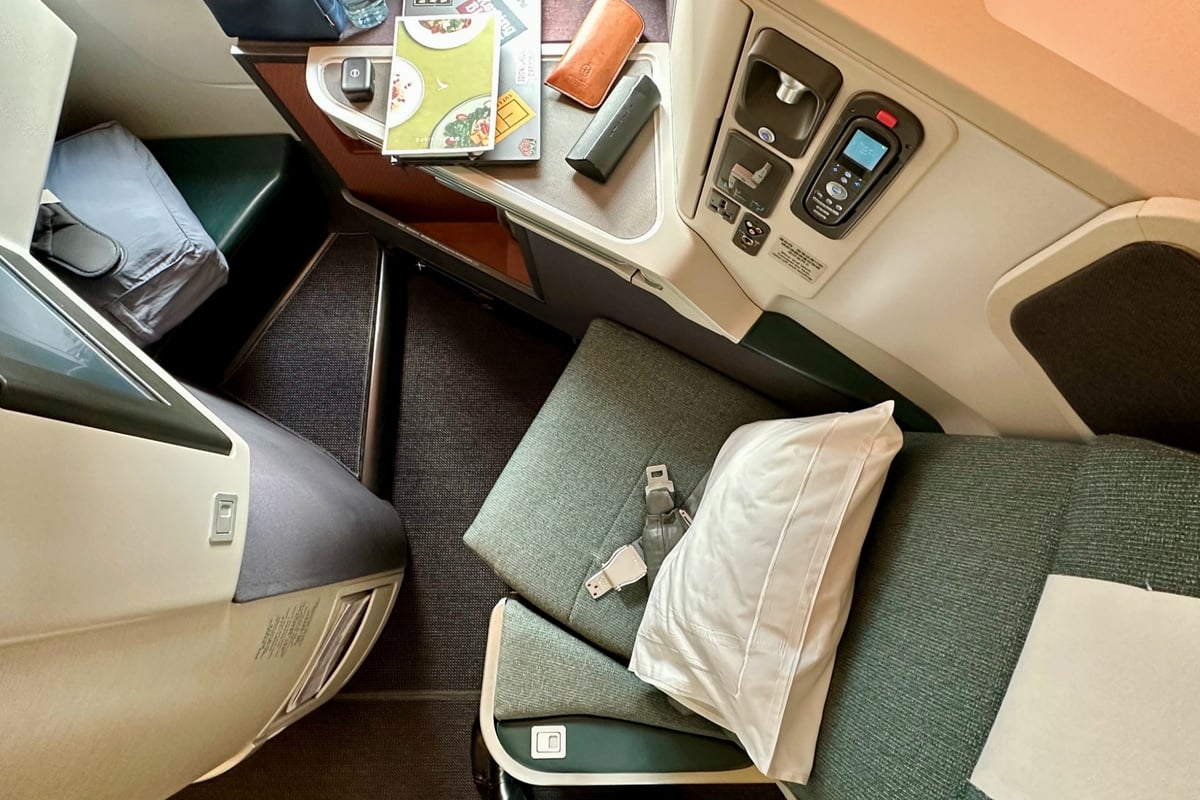 Cathay Pacific opens yoga lounge for business passengers at HKIA