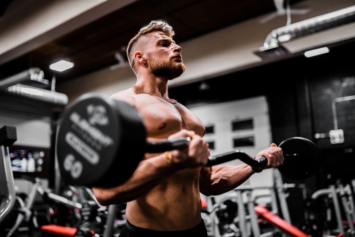 7 Exercises to Get the Most from Your Bicep Workouts – Transparent Labs