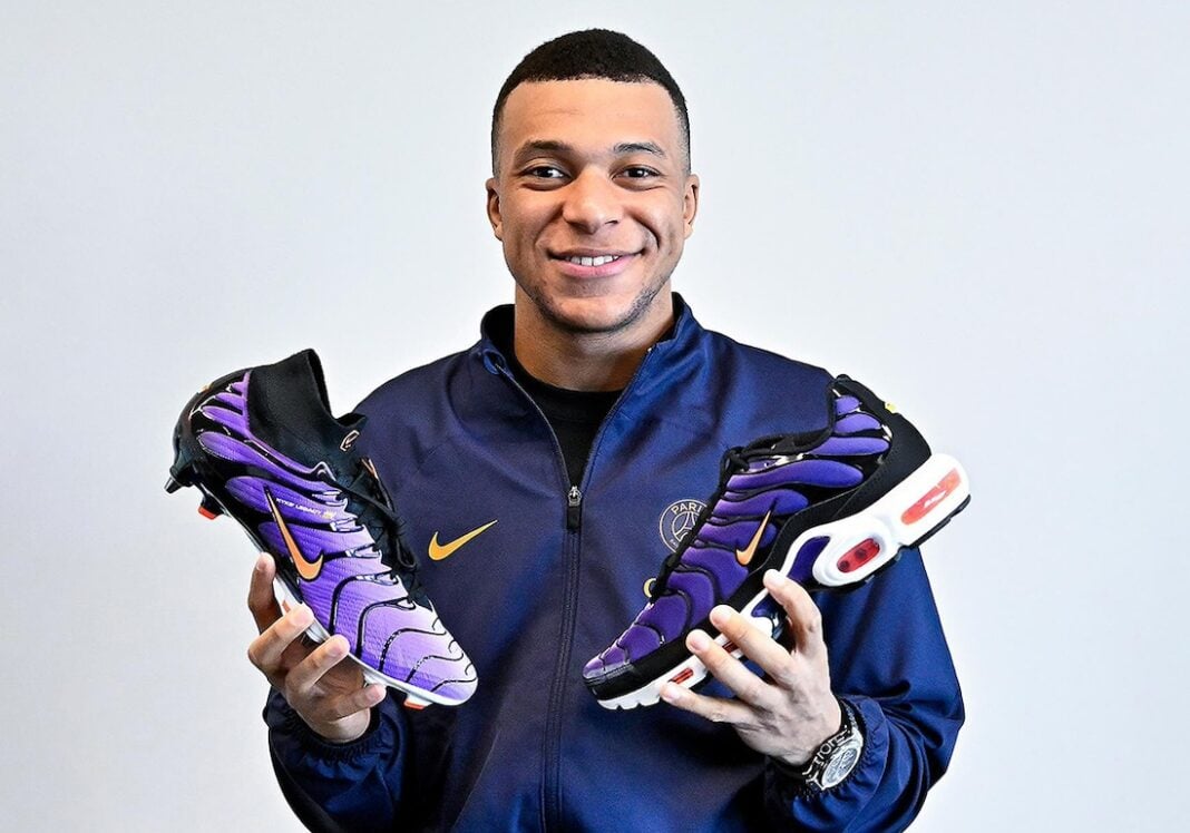 Purple nike hot sale boots