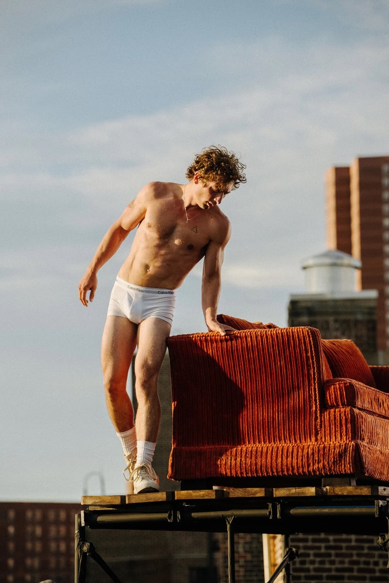 Jeremy Allen White Looks Shredded for New Calvin Klein Campaign - Men's  Journal