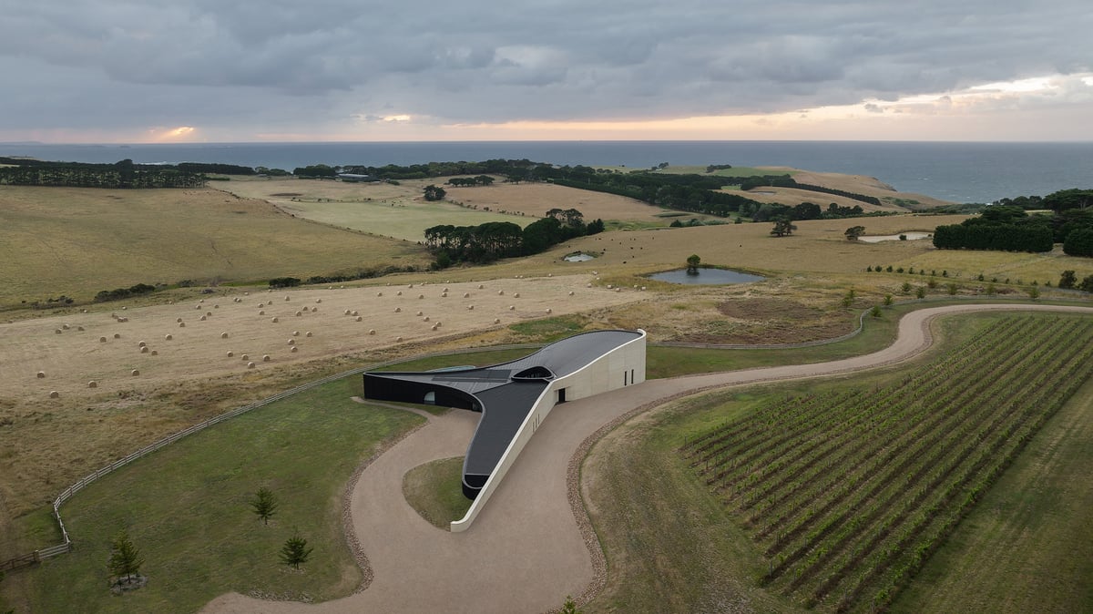 Peninsula House: Inside The Stunning "Liveable Sculpture"