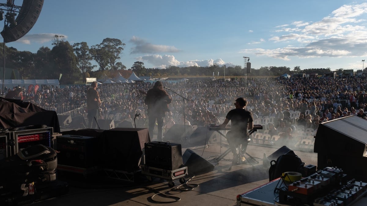 This NSW Vineyard Is Hosting A Summer Concert Series With Fatboy Slim, Leon Bridges, & More