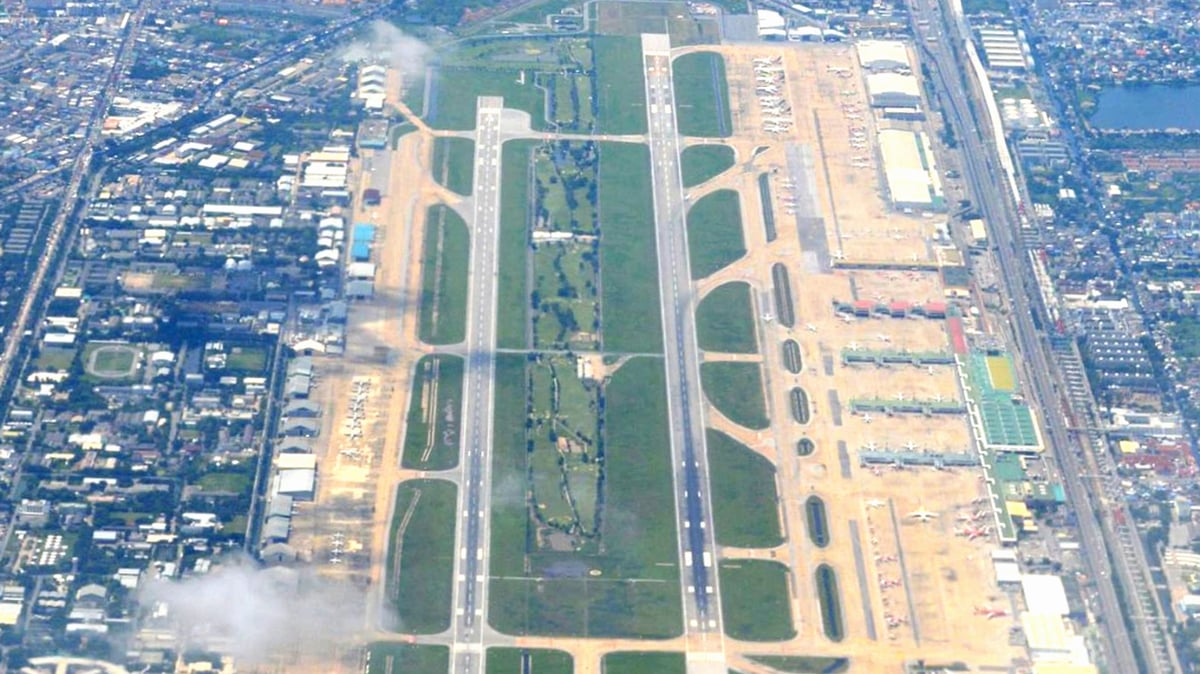 The Unique Golf Course Sandwiched Between Two Airport Runways