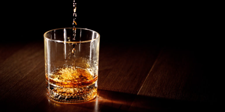 here-s-the-science-behind-adding-a-drop-of-water-to-your-whisky