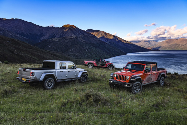 Jeep Gladiator Lake Wanaka