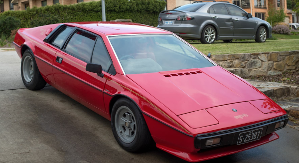 Lotus Esprit pop-up headlights - Art of Speed