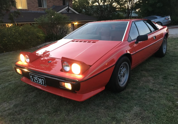 Lotus Esprit pop-up headlights - Art of Speed