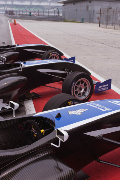 formula 4 driving experience