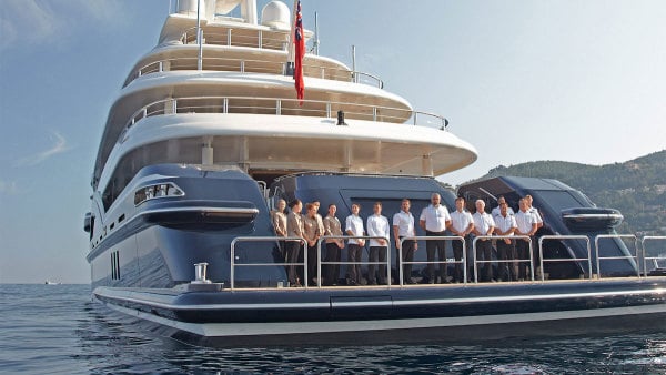 100 foot yacht fuel consumption