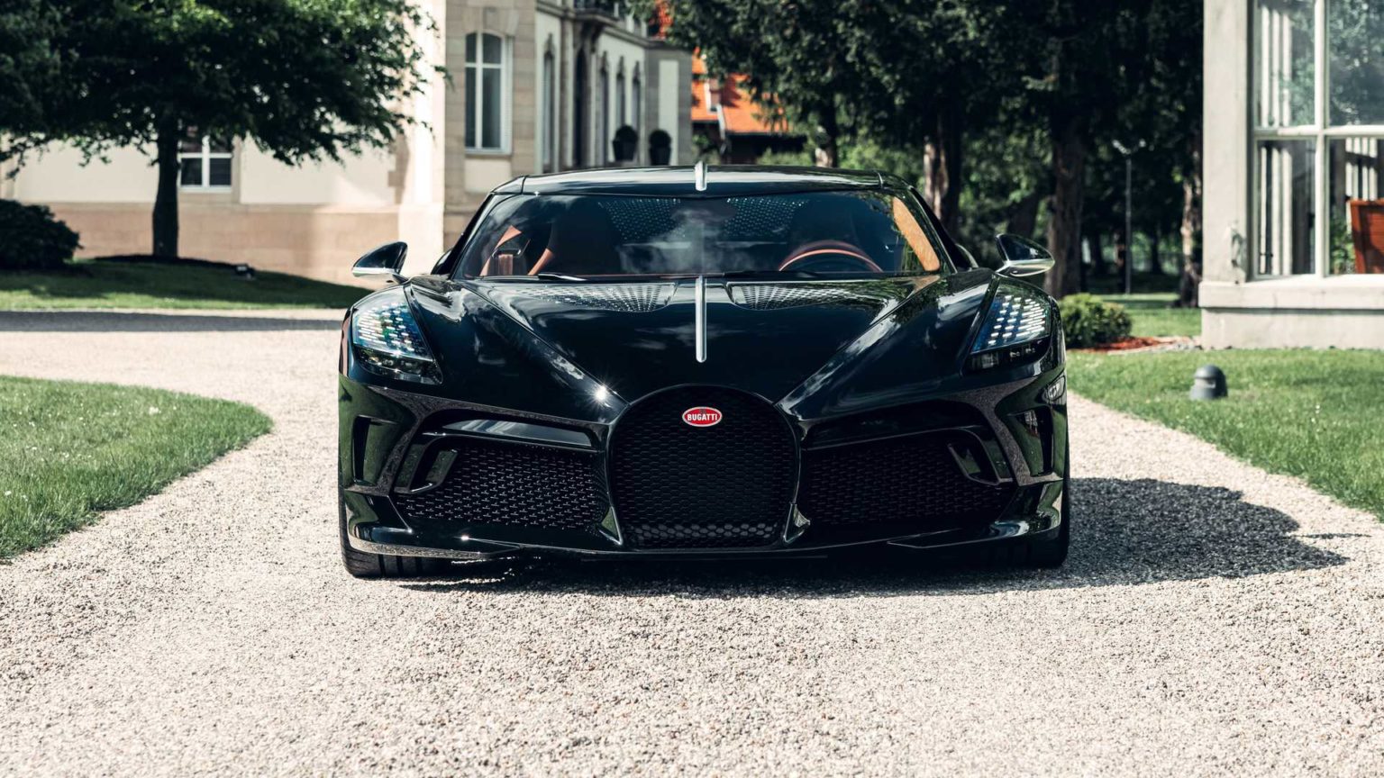 Bugatti La Voiture Noire Final Version Revealed - Boss Hunting