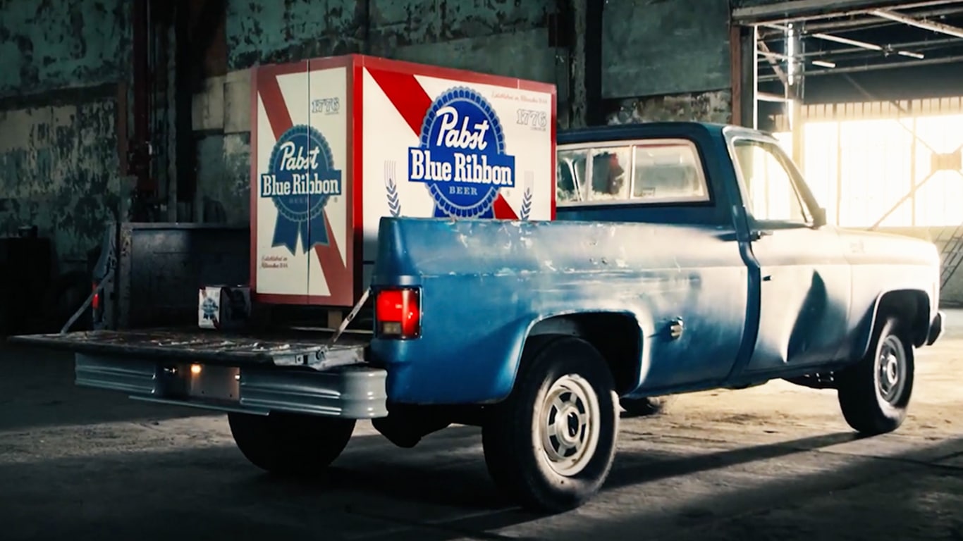 Pabst Blue Ribbon Unleashes A Monstrous 1776-Beer Pack