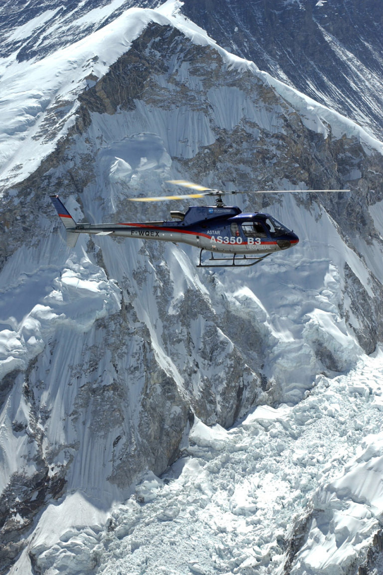 Only One Person Has Ever Landed A Helicopter On The Summit Of Everest ...