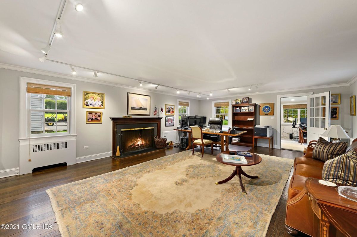 tommy hilfiger stonehill 435 429 round hill road greenwich CT