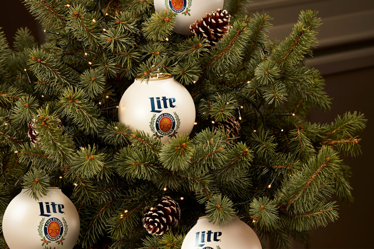 Miller Pub Christmas Decorations 2022 Beer News, Reviews, Articles - Boss Hunting