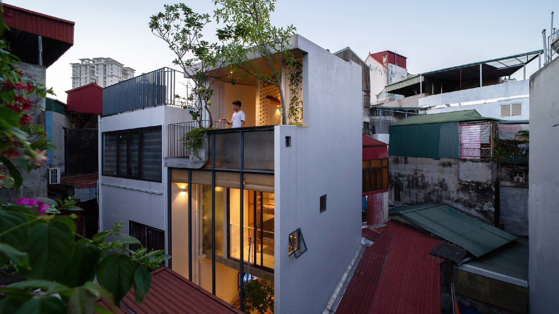 Vietnamese Architects Build A Family Home Using A Single Car Park Size ...