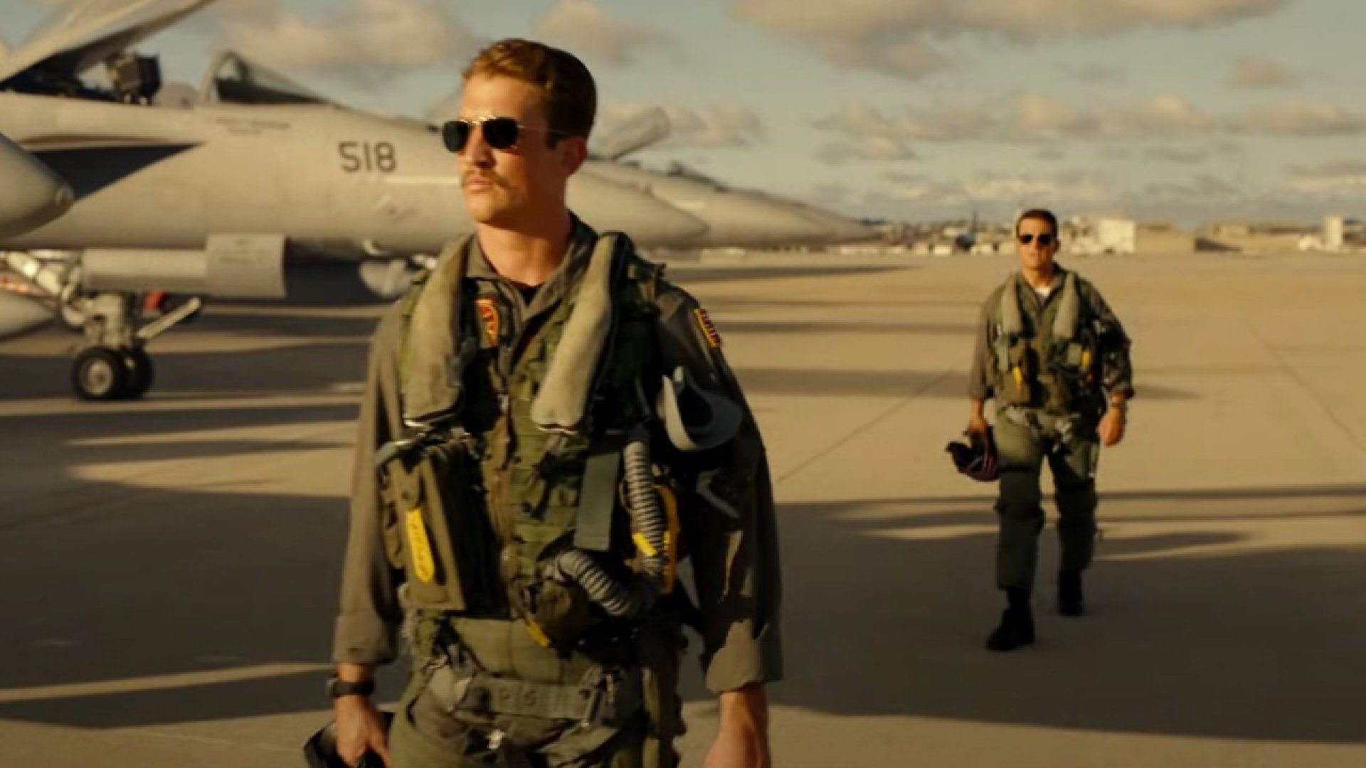 Top Gun 3 Miles Teller Confirms Talks With Tom Cruise