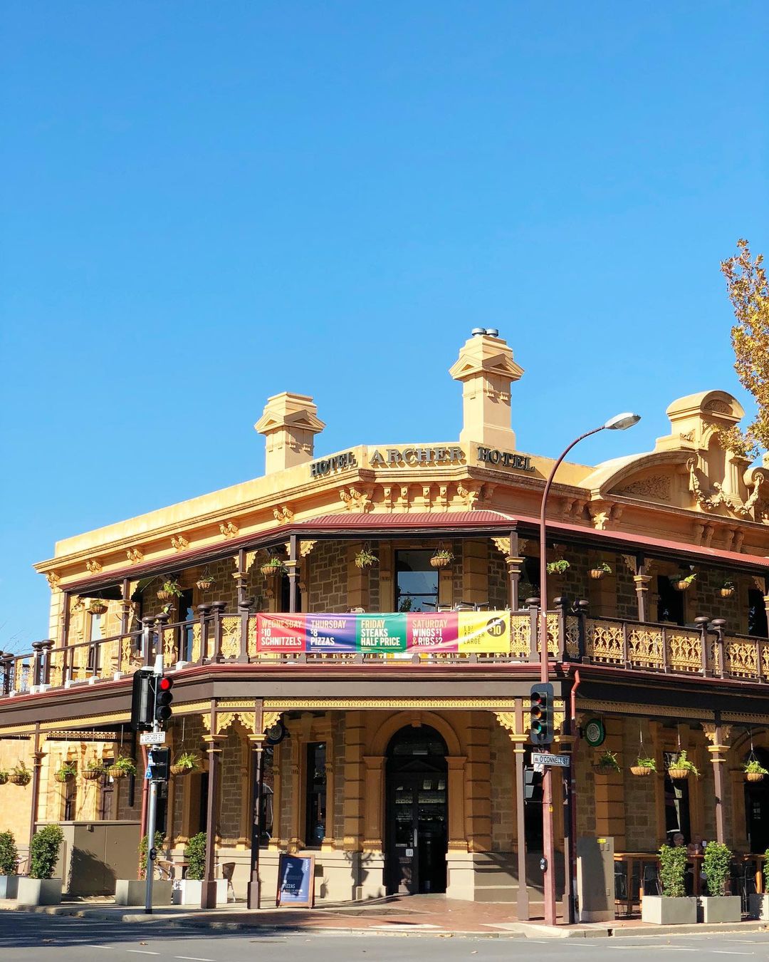 15 Best Pubs Adelaide Has To Offer In 2023