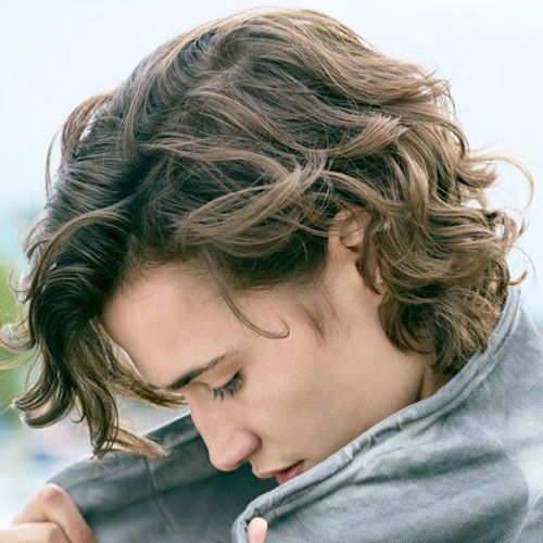 9 Wonderful Wavy Hairstyles for Men - The Modest Man