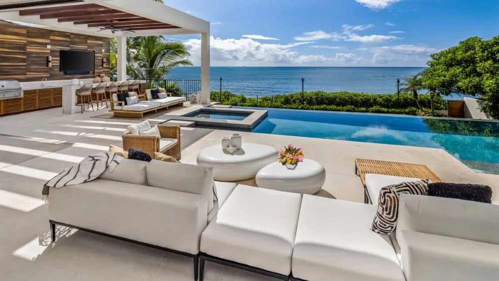 This $40 Million Honolulu Mega-Mansion Has 22 Metres Of Private Beachfront