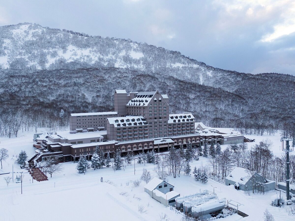 Club Med's New Ski Resort In Japan Looks Like A Shredder's Dream