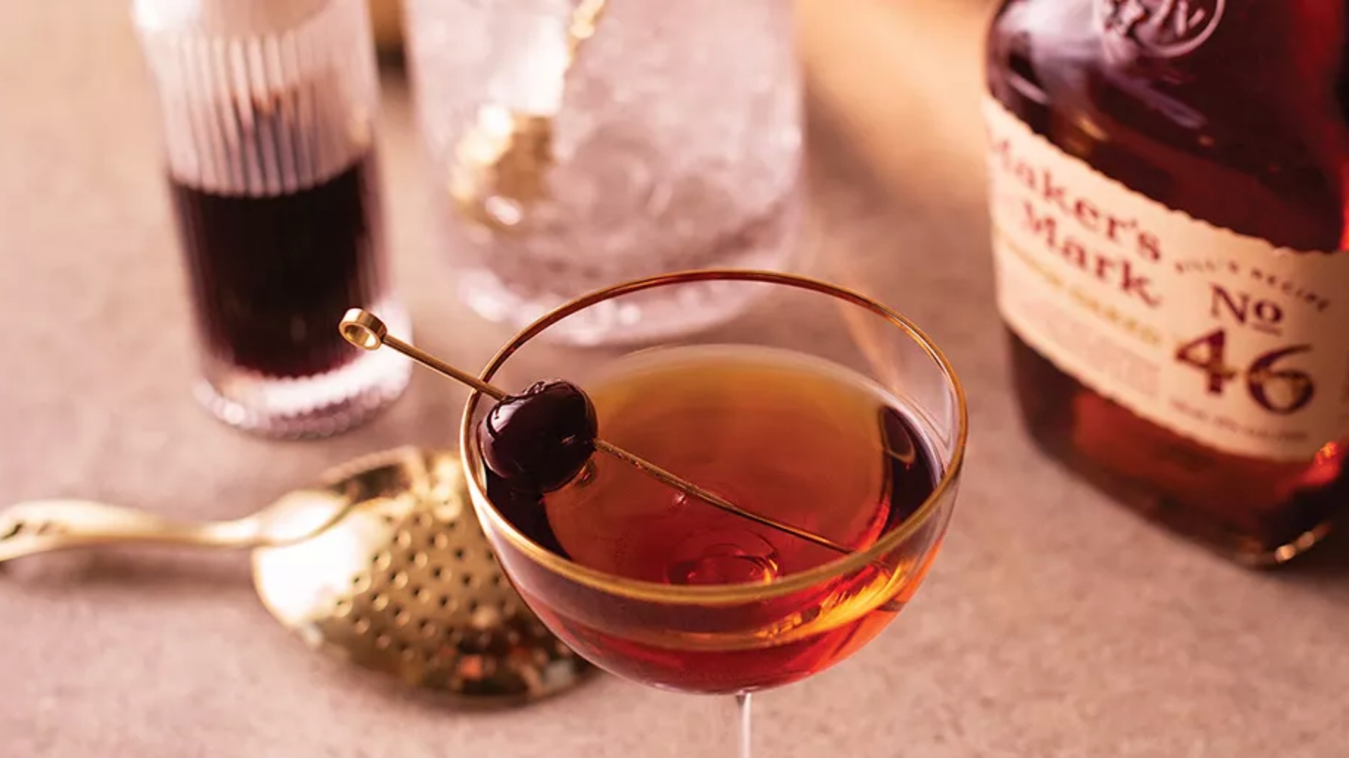 The 7 Best Vermouths for a Manhattan, According to Bartenders