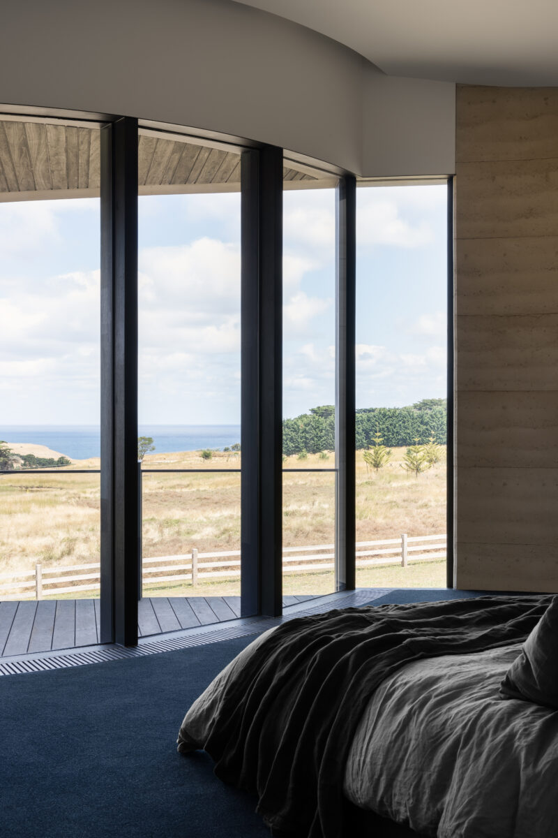 Peninsula House: Inside The Stunning "Liveable Sculpture"